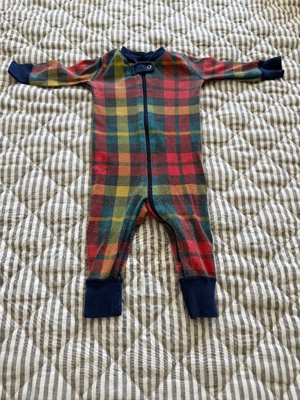 Bundle of 2 Hanna Andersson 6-12 sleepers